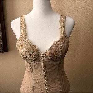 YesStyle Lace Bustier in Cream
